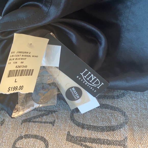 NWT REVERSABLE ladies coat!!! - Picture 2 of 5